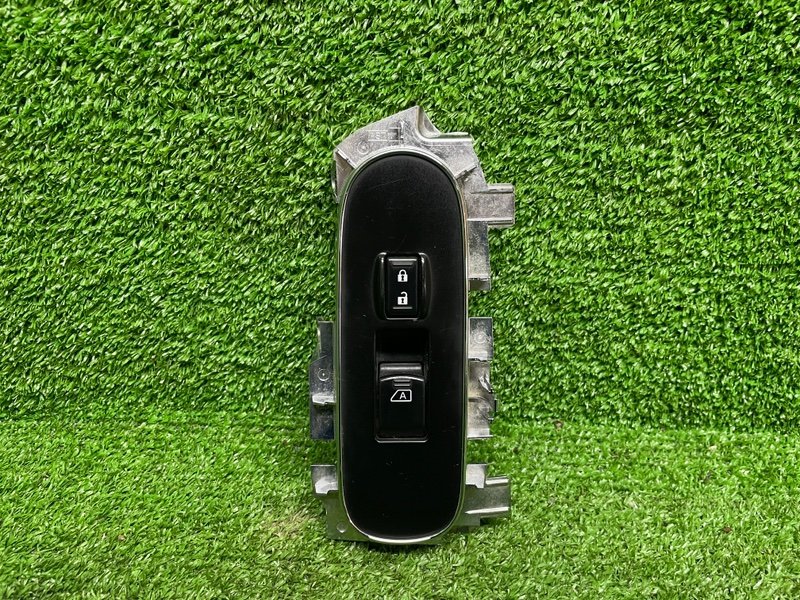 Кнопка стеклоподъемника, 2000 рублей, Москва