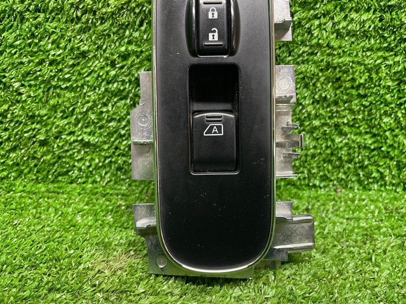 Кнопка стеклоподъемника, 2000 рублей, Москва