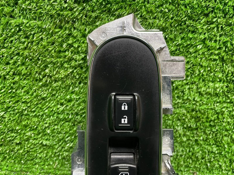 Кнопка стеклоподъемника, 2000 рублей, Москва