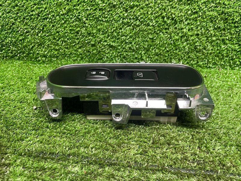 Кнопка стеклоподъемника, 2000 рублей, Москва