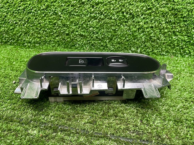 Кнопка стеклоподъемника, 2000 рублей, Москва