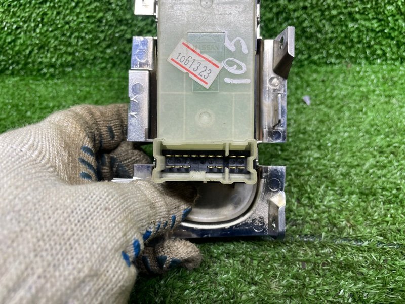 Кнопка стеклоподъемника, 2000 рублей, Москва