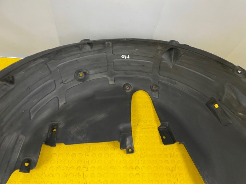 Подкрылок, 2500 рублей, Москва