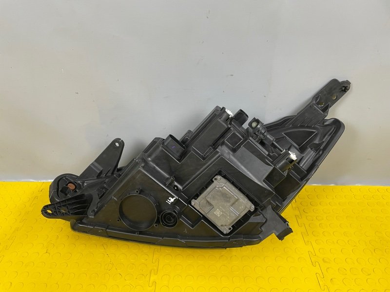 Фара правая, 35000 рублей, Москва