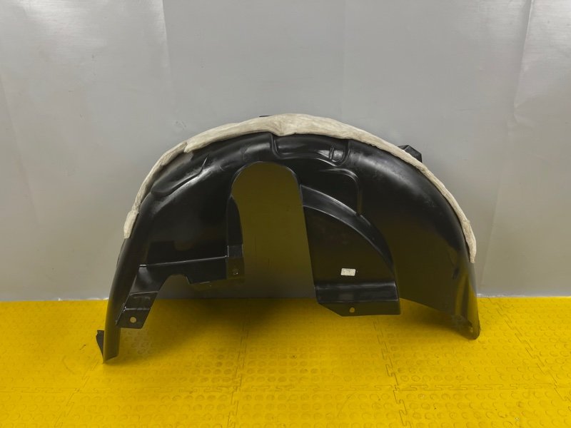 Подкрылок, 2000 рублей, Москва