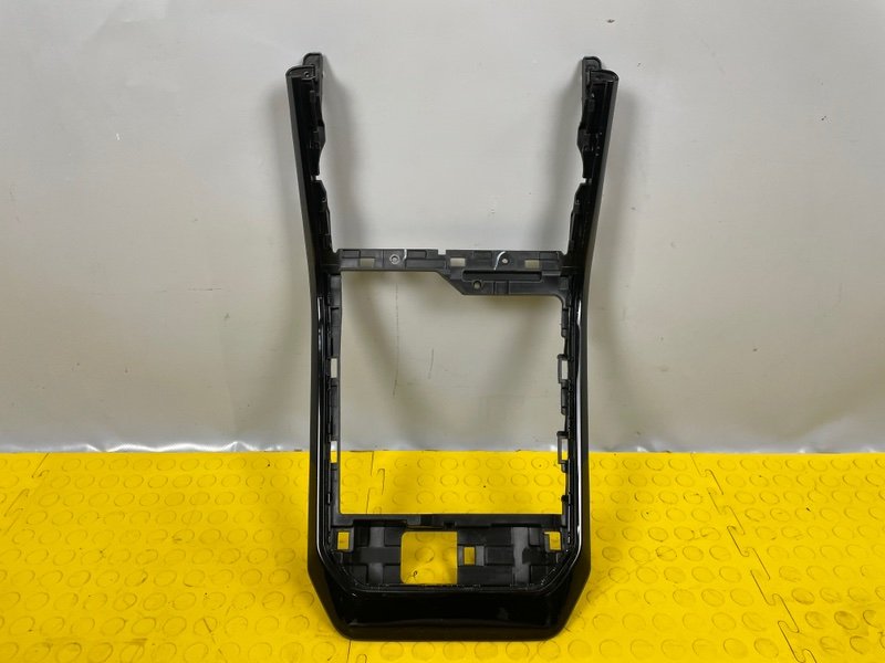 Накладка консоли, 1000 рублей, Москва