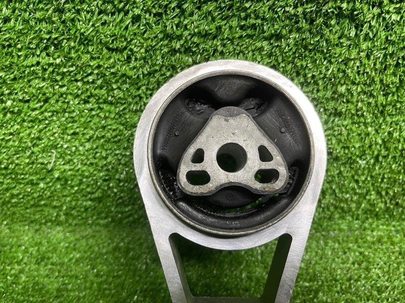 Опора двигателя, 2000 рублей, Москва