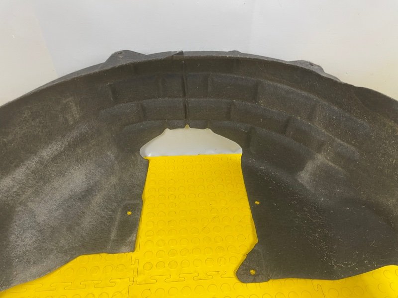 Подкрылок, 2000 рублей, Москва