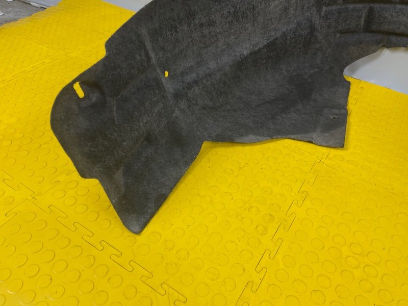 Подкрылок, 2000 рублей, Москва