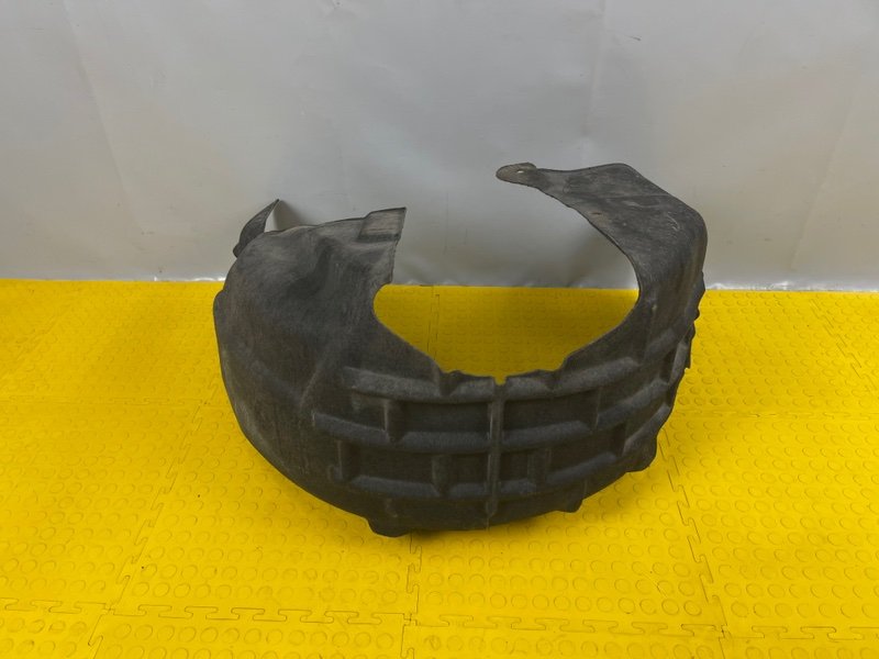 Подкрылок, 2000 рублей, Москва