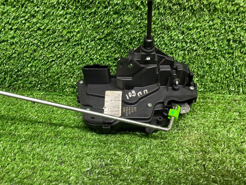 Замок двери передней правой, 2000 рублей, Москва