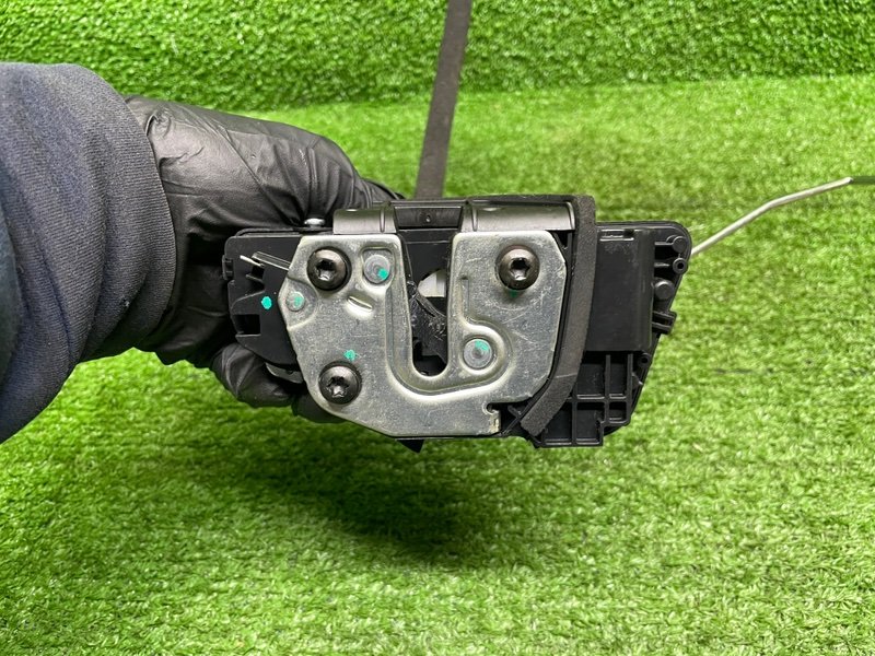 Замок двери передней правой, 2000 рублей, Москва