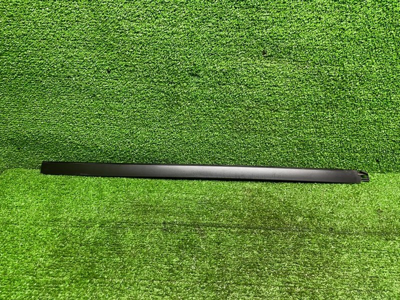 Молдинг лобового стекла, 2000 рублей, Москва