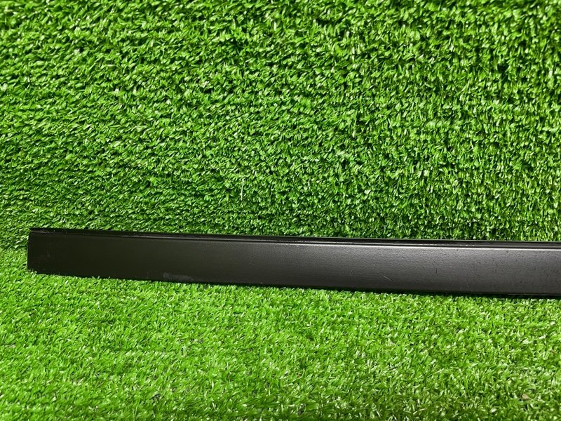 Молдинг лобового стекла, 2000 рублей, Москва