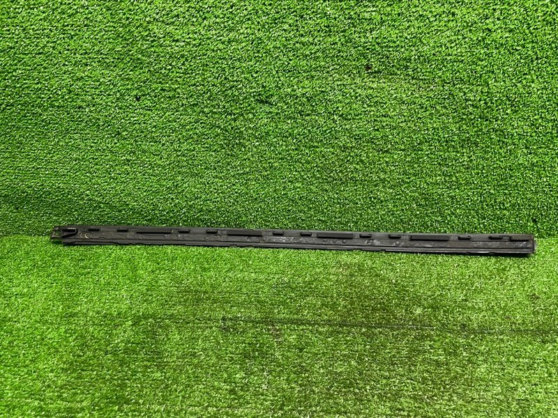 Молдинг лобового стекла, 2000 рублей, Москва