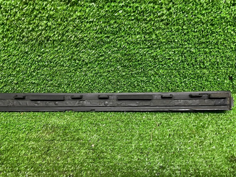 Молдинг лобового стекла, 2000 рублей, Москва