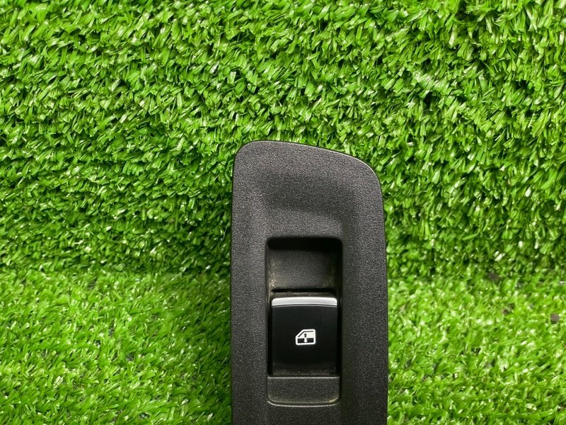 Кнопка стеклоподъемника, 500 рублей, Москва