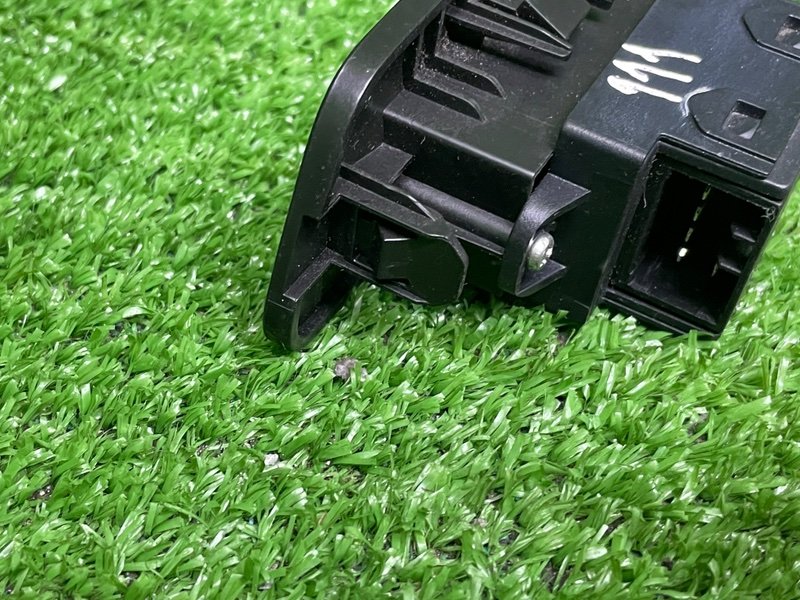 Кнопка стеклоподъемника, 500 рублей, Москва