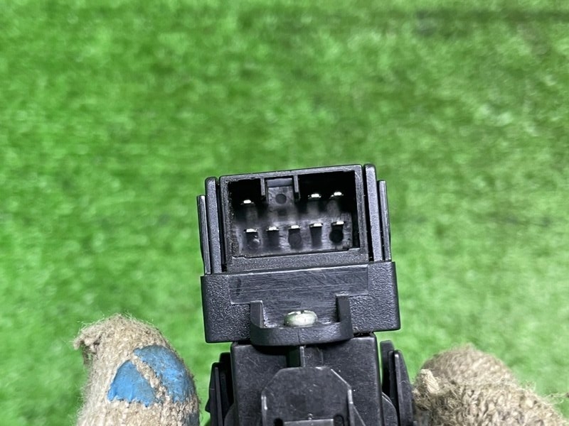 Кнопка стеклоподъемника, 500 рублей, Москва