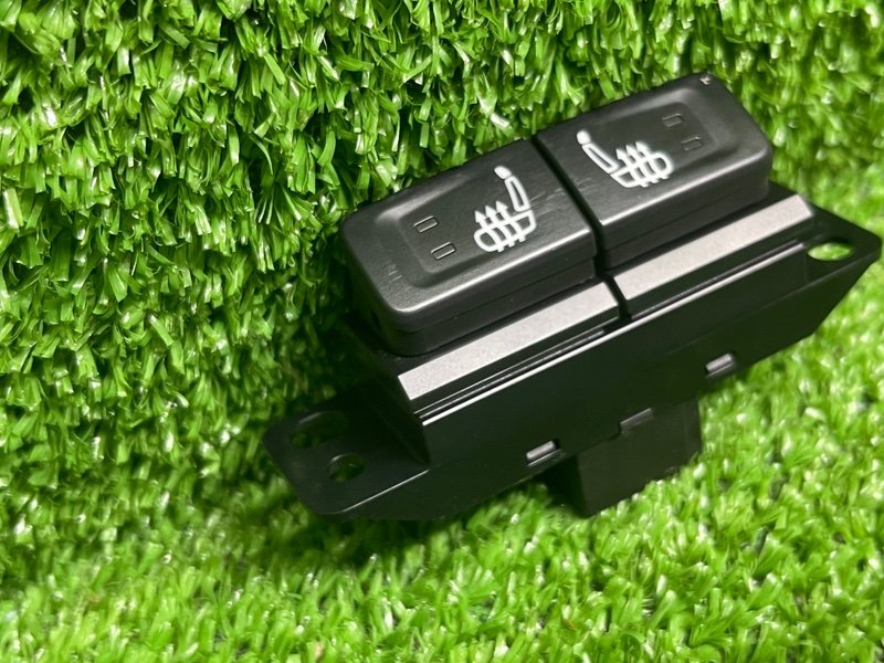 Кнопка обогрева сидений, 1000 рублей, Москва