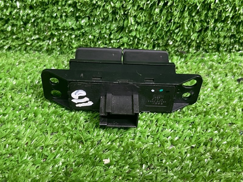 Кнопка обогрева сидений, 1000 рублей, Москва