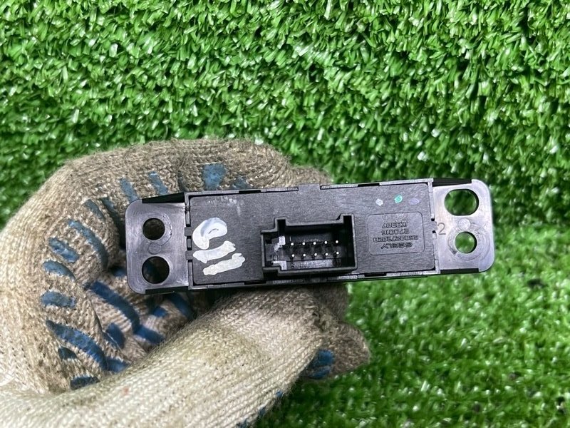 Кнопка обогрева сидений, 1000 рублей, Москва