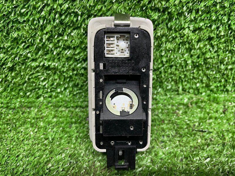 Плафон салонный, 1000 рублей, Москва