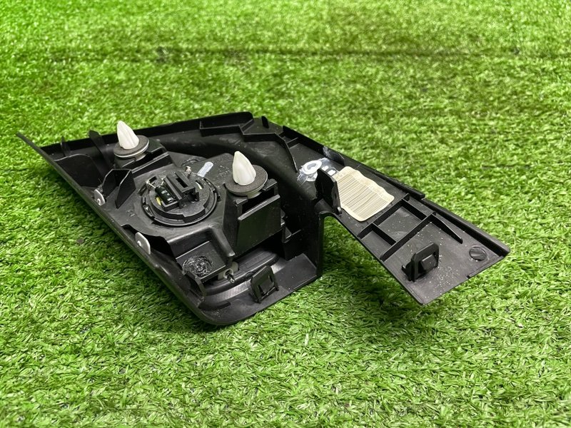 Крышка зеркала, 1000 рублей, Москва