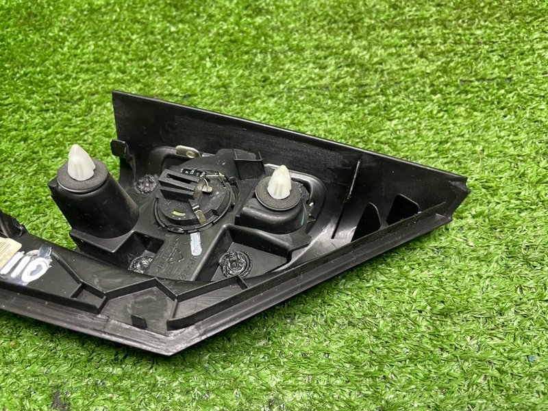 Крышка зеркала, 1000 рублей, Москва