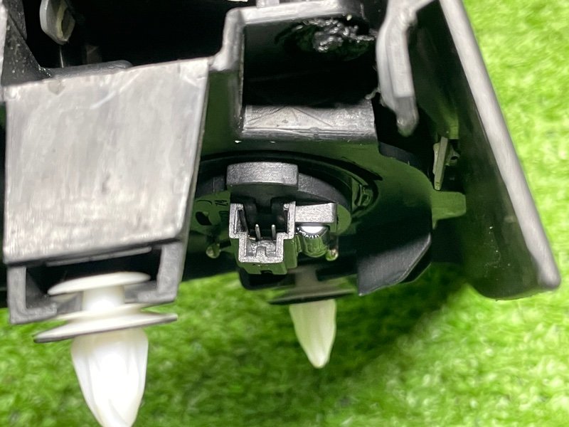 Крышка зеркала, 1000 рублей, Москва