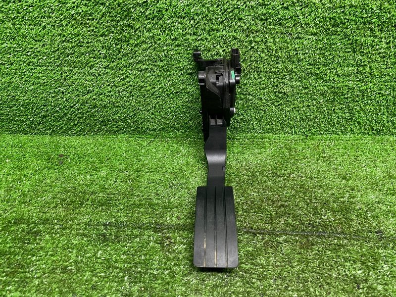 Педаль газа, 1500 рублей, Москва