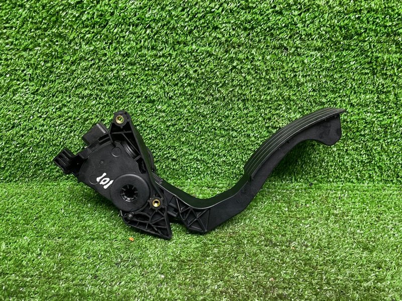 Педаль газа, 1500 рублей, Москва