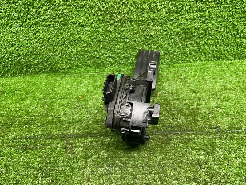 Педаль газа, 1500 рублей, Москва