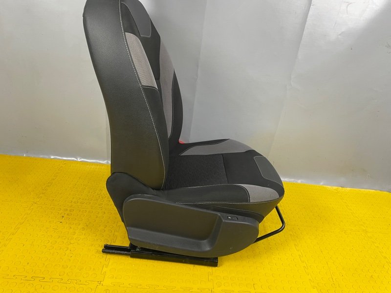 Сиденье переднее правое, 6000 рублей, Москва