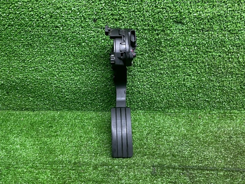 Педаль газа, 1500 рублей, Москва