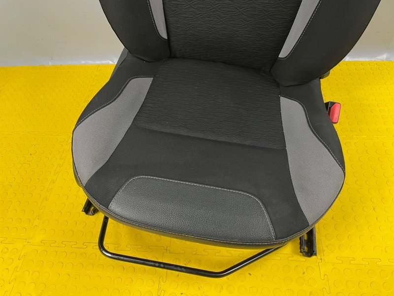 Сиденье переднее правое, 6000 рублей, Москва