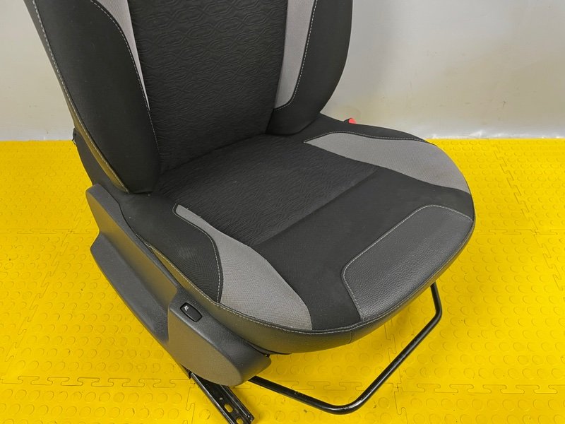 Сиденье переднее правое, 6000 рублей, Москва