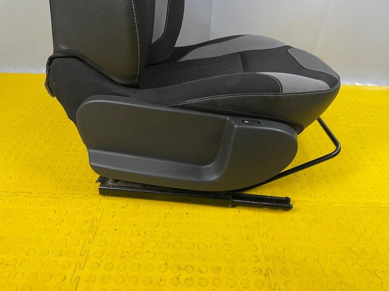 Сиденье переднее правое, 6000 рублей, Москва