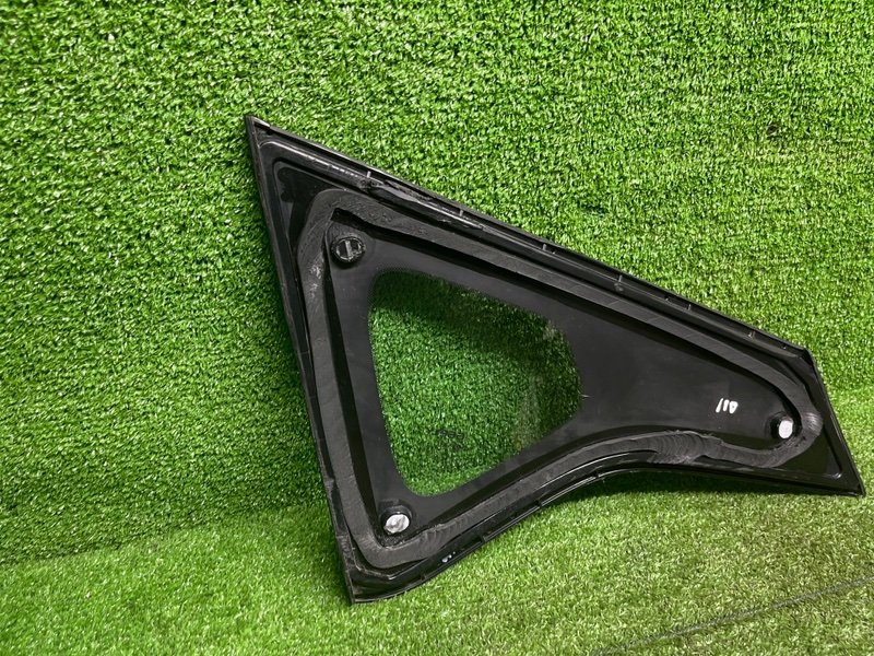 Стекло глухое зад. правое, 3000 рублей, Москва