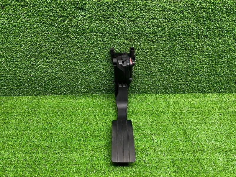 Педаль газа, 1000 рублей, Москва