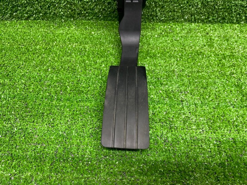 Педаль газа, 1000 рублей, Москва