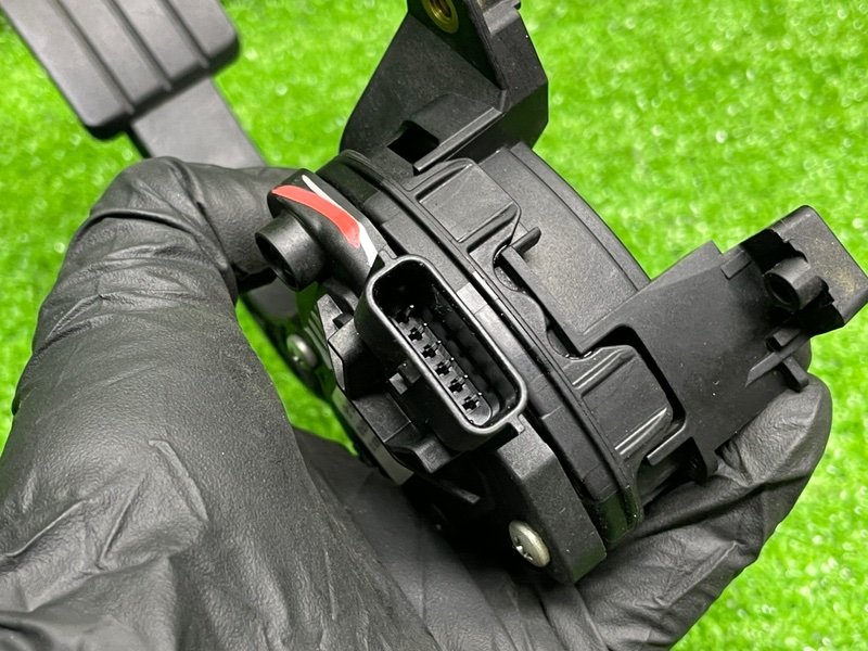 Педаль газа, 1000 рублей, Москва