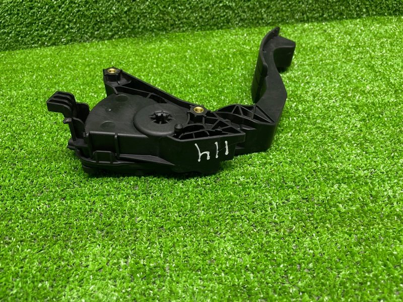 Педаль газа, 1000 рублей, Москва