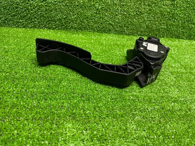 Педаль газа, 1000 рублей, Москва