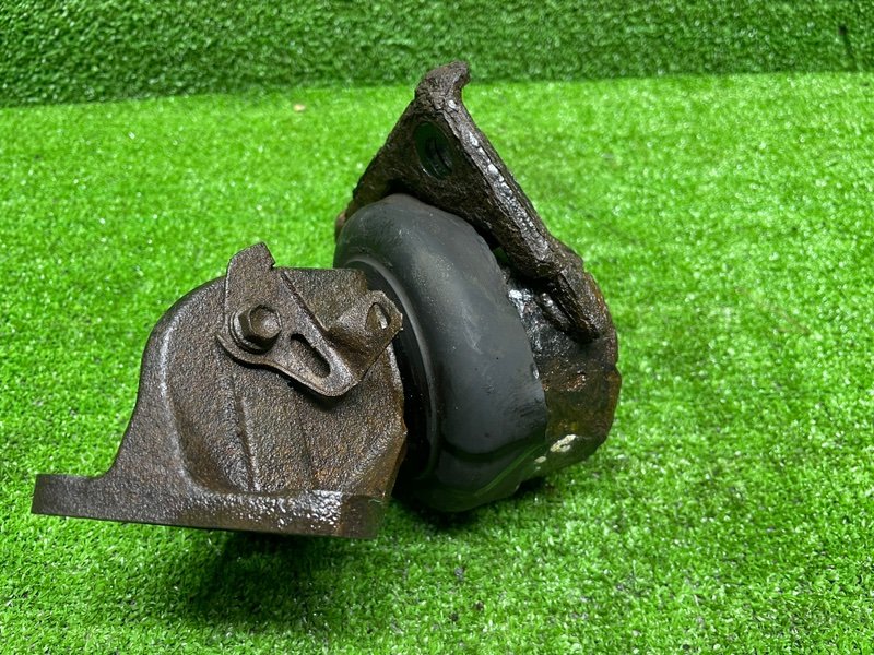 Опора двигателя, 2000 рублей, Москва