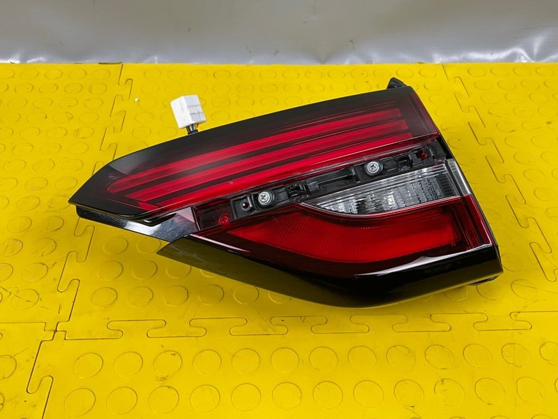 Фонарь задний правый, 8000 рублей, Москва