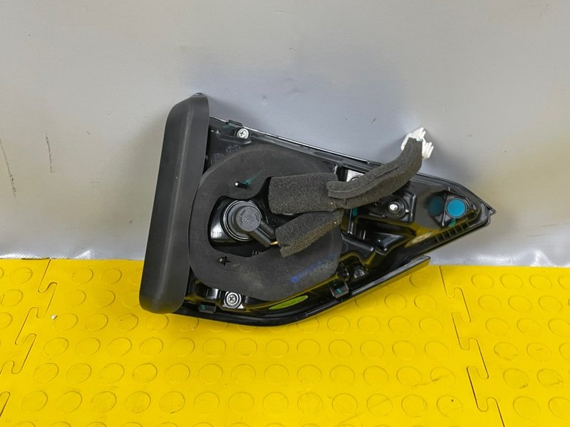 Фонарь задний правый, 8000 рублей, Москва