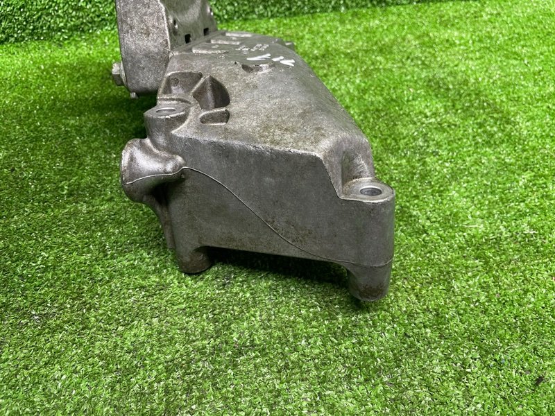 Кронштейн двигателя, 2000 рублей, Москва