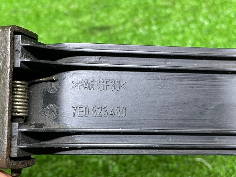 Крюк замка капота, 2500 рублей, Москва
