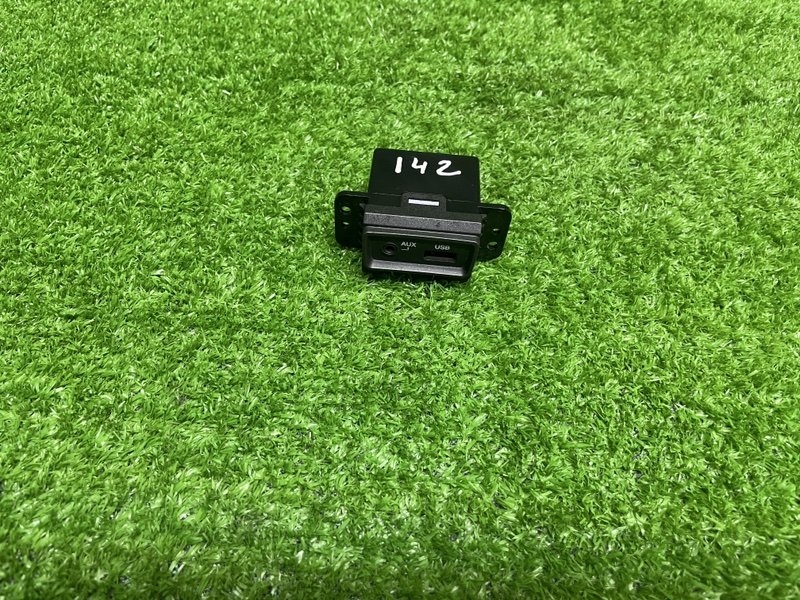 Разъем (USB/AUX), 1000 рублей, Москва